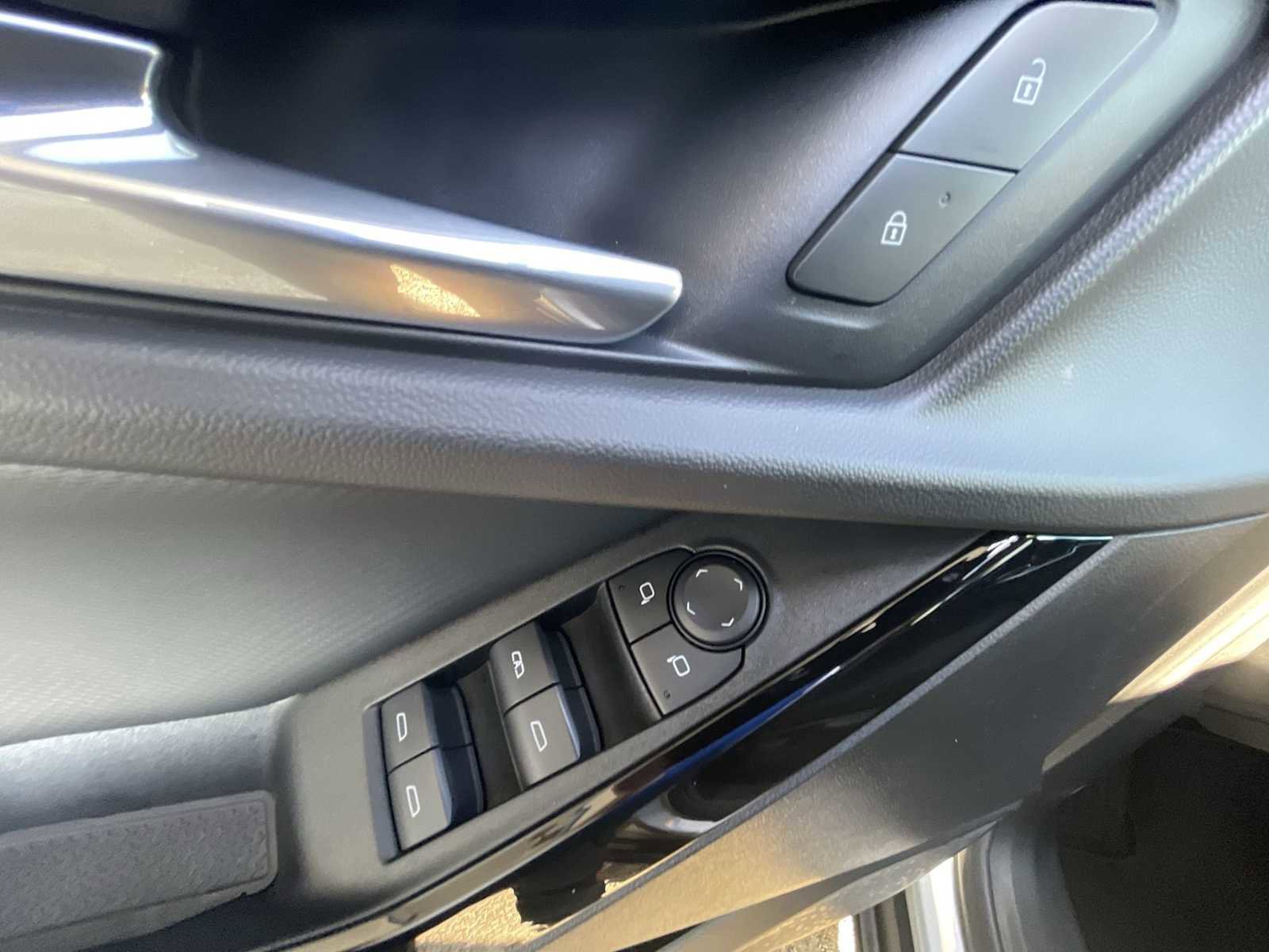 Used 2025 Chevrolet Equinox LT w/ Midnight Edition image 22