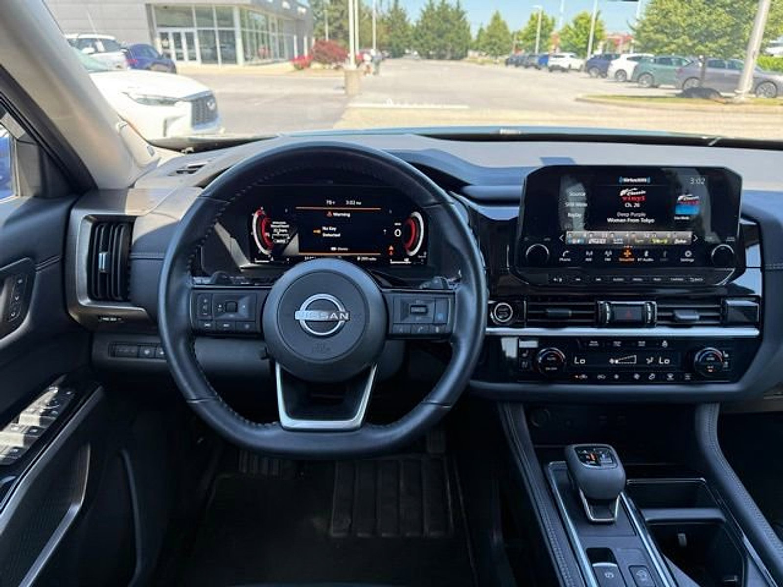 Used 2023 Nissan Pathfinder Platinum w/ Lighting Package (N93) AWD/4WD image 4