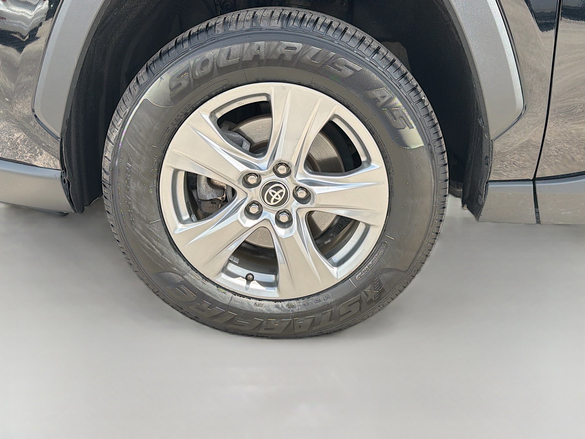 Used 2024 Toyota RAV4 XLE FWD image 39