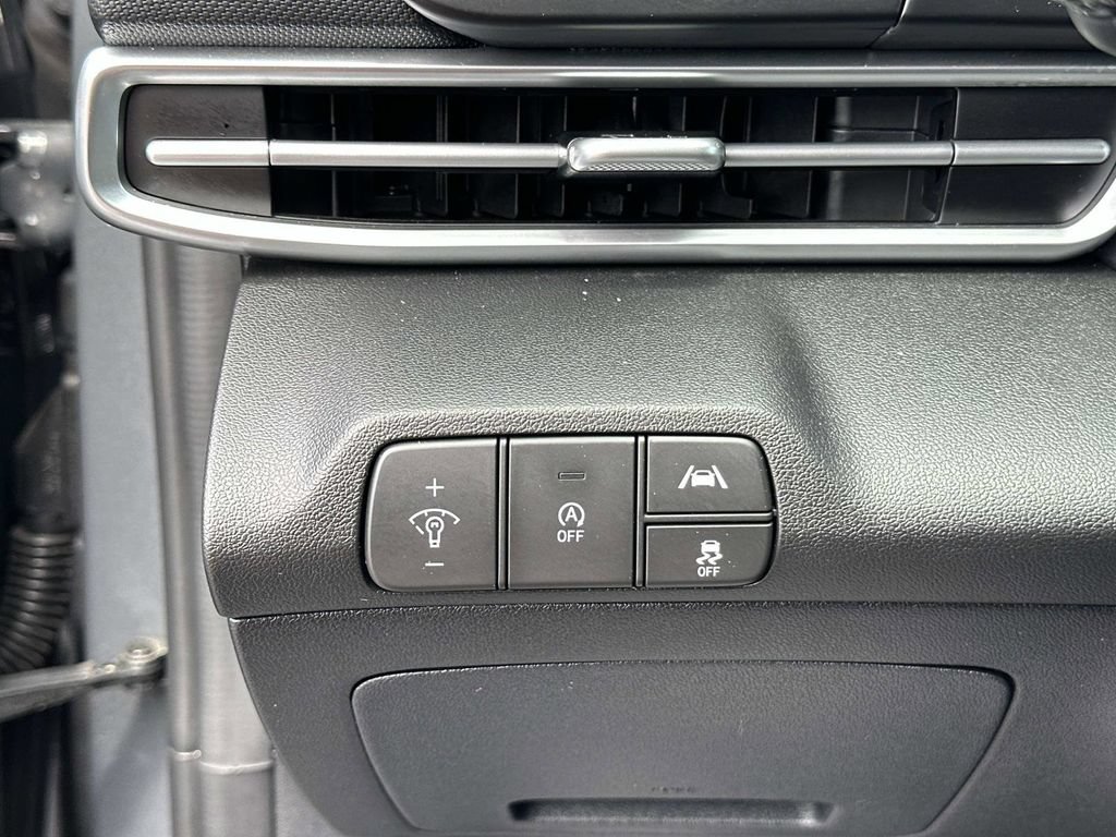 Used 2023 Hyundai Elantra SE FWD image 17