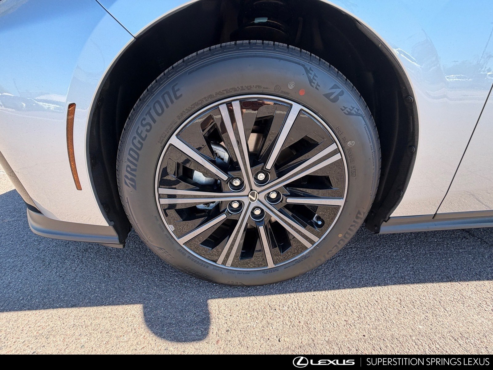 New 2026 Lexus ES 350h w/ Convenience Package FWD image 10