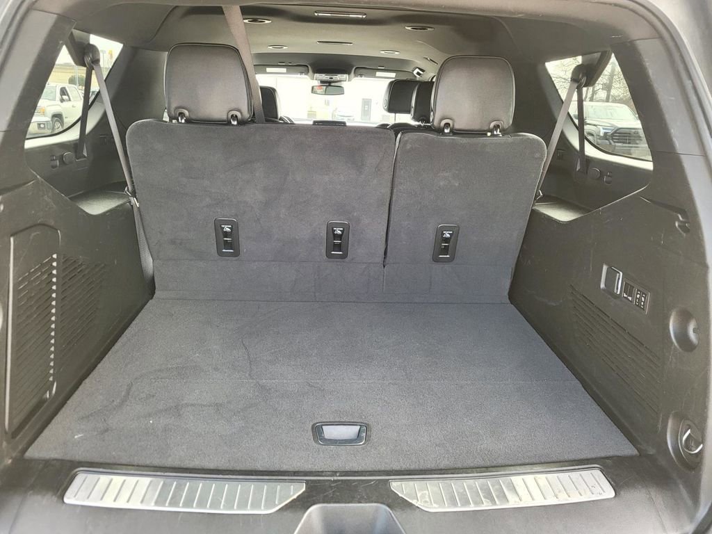 Certified 2023 Chevrolet Suburban Premier image 16