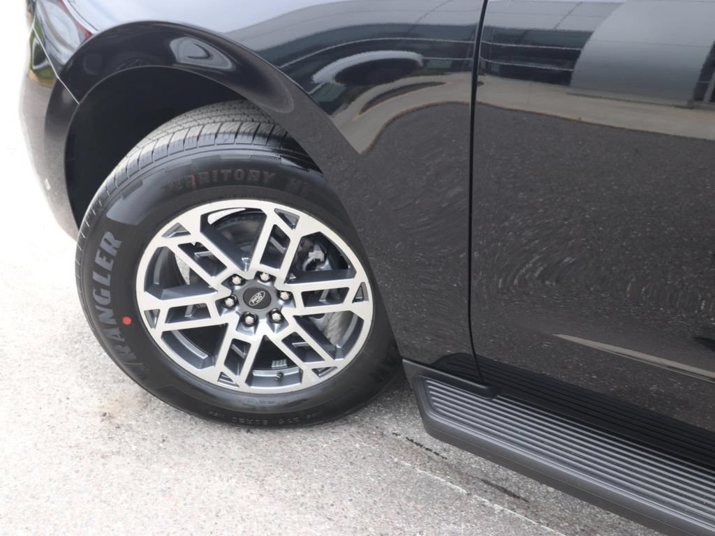 New 2026 Ford Expedition Active RWD image 4