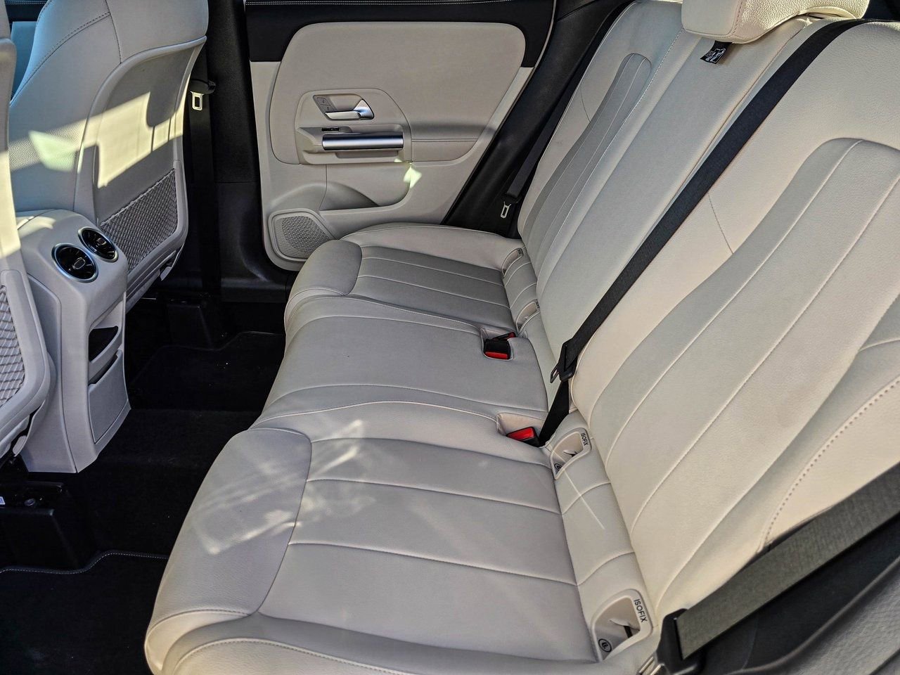 Used 2025 Mercedes-Benz GLA 250 4MATIC image 32