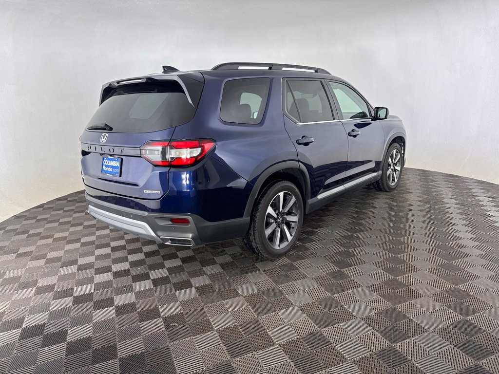 Certified 2025 Honda Pilot Touring image 12