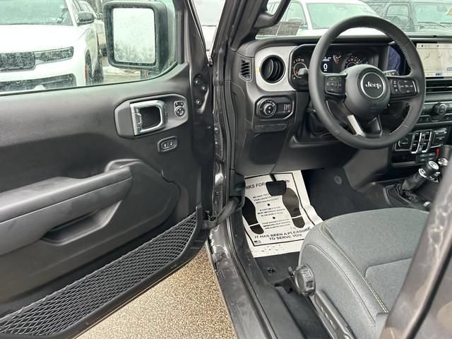 New 2025 Jeep Gladiator Sport AWD/4WD image 9