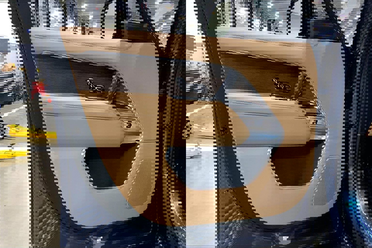 New 2026 Land Rover Range Rover SE image 10