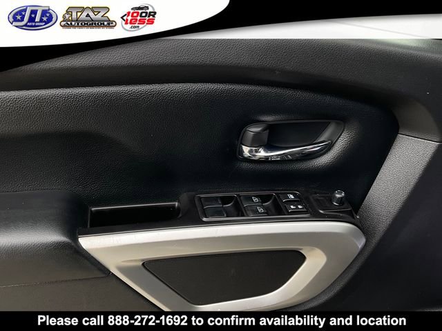 Used 2020 Nissan Titan SV image 12