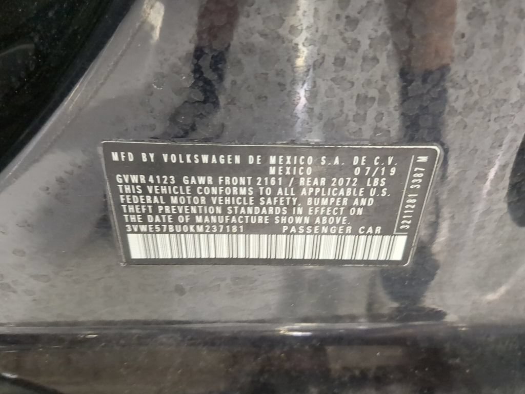 Used 2019 Volkswagen Jetta SEL w/ Cold Weather Package FWD image 16