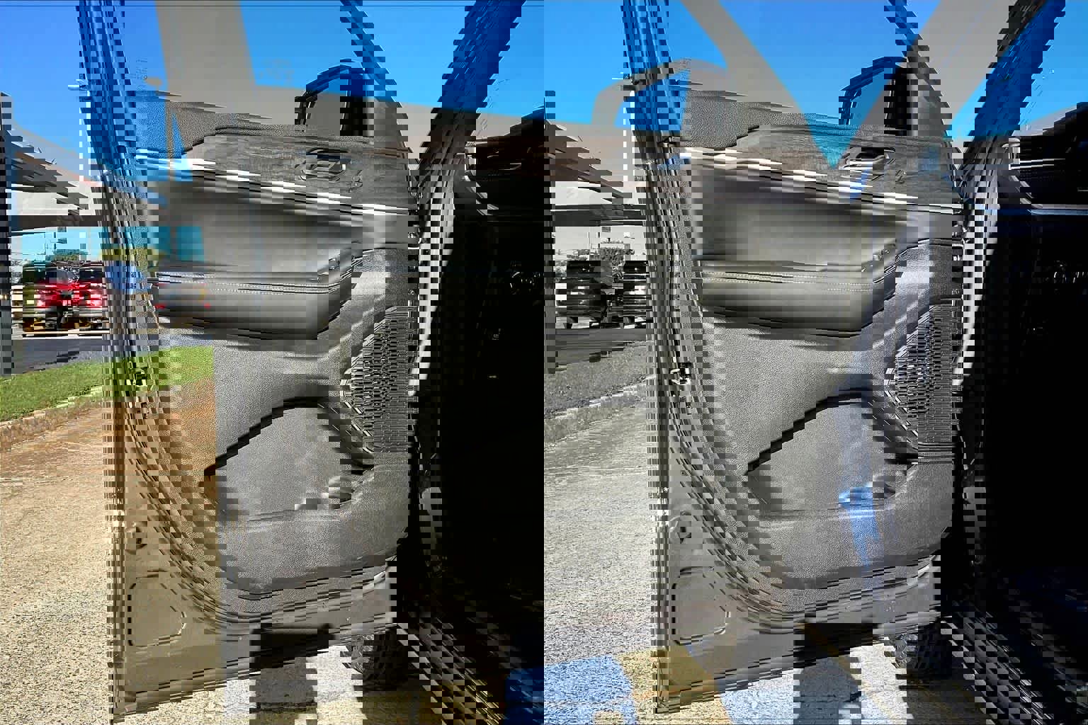 New 2025 Jeep Grand Cherokee L Limited image 11