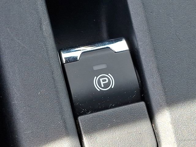 Certified 2025 Subaru Forester Premium image 24