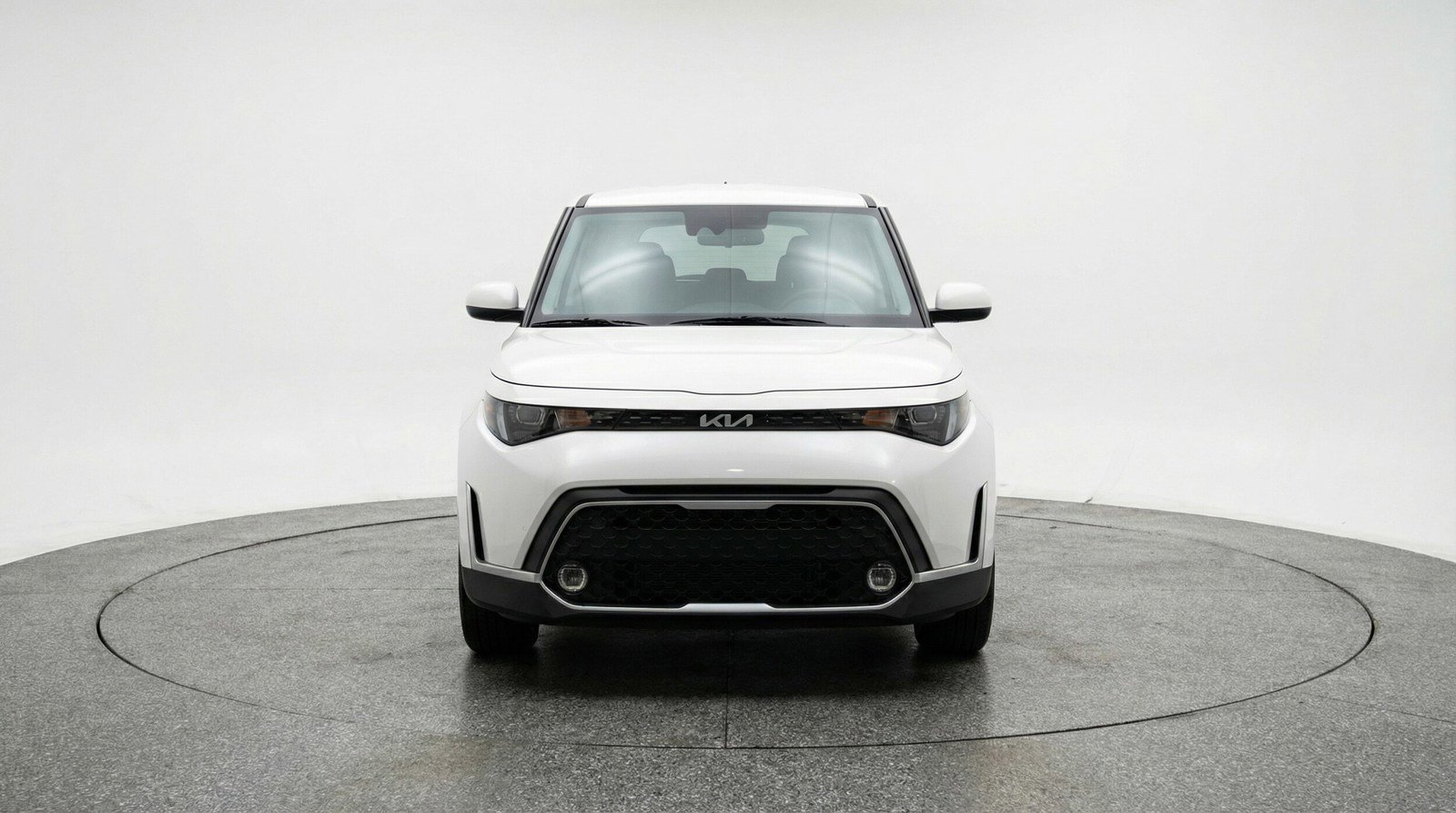 Used 2025 Kia Soul LX w/ LX Technology Package FWD image 2