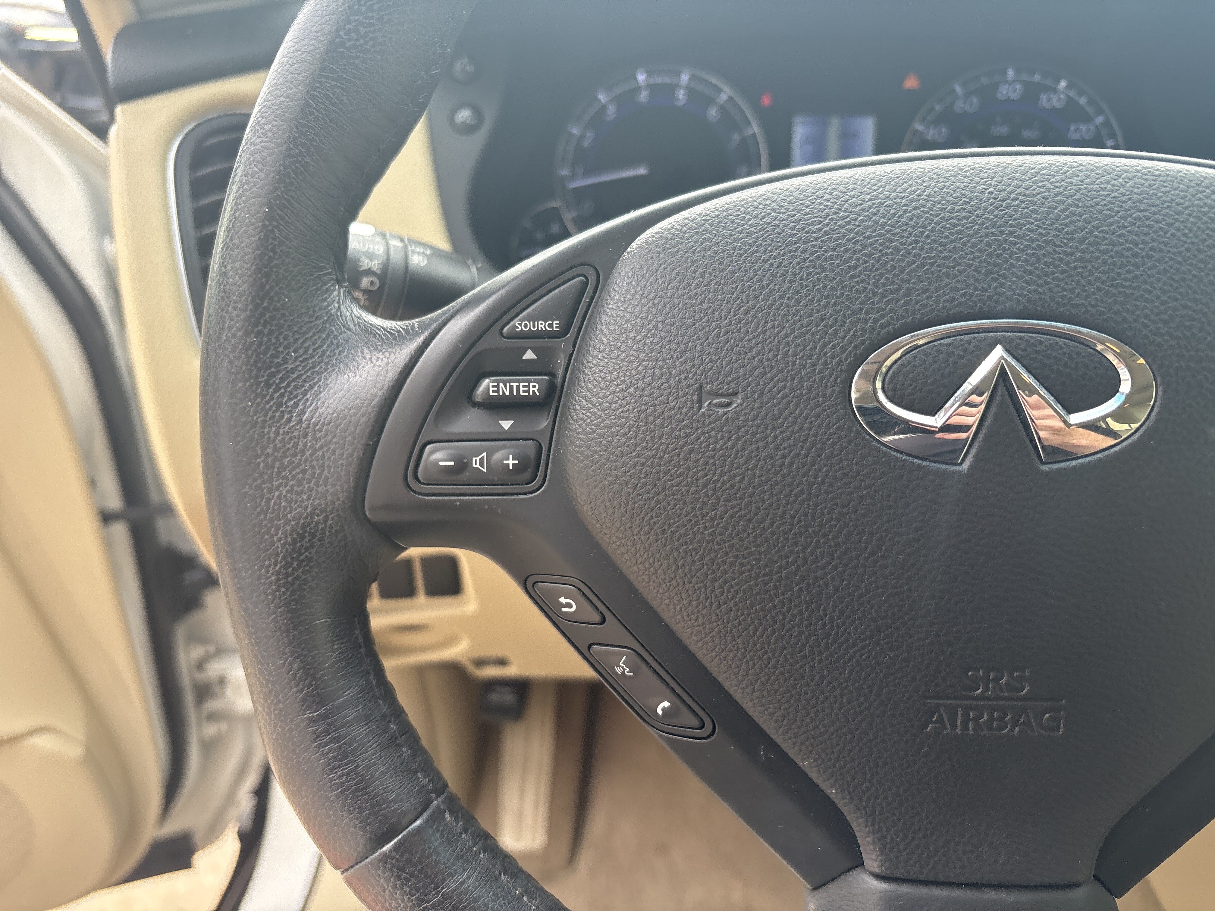 Used 2017 INFINITI QX50 AWD w/ Premium Plus Package image 19