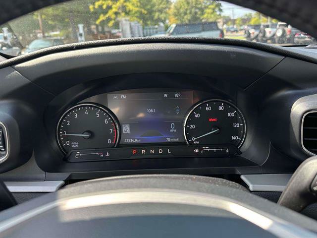 Used 2023 Ford Explorer XLT w/ Equipment Group 202A AWD/4WD image 17