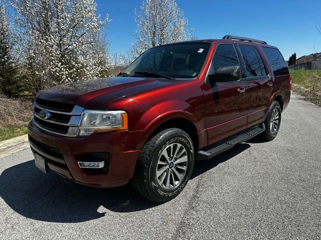 Used 2017 Ford Expedition XLT w/ Equipment Group 202A AWD/4WD image 1