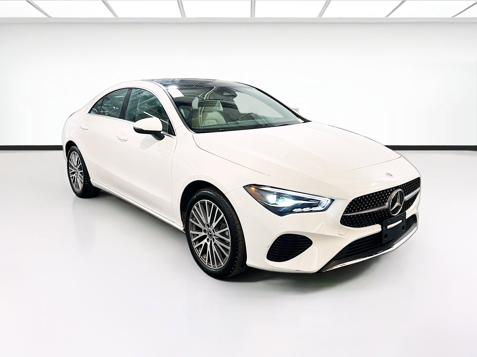 Used 2025 Mercedes-Benz CLA 250 image 3