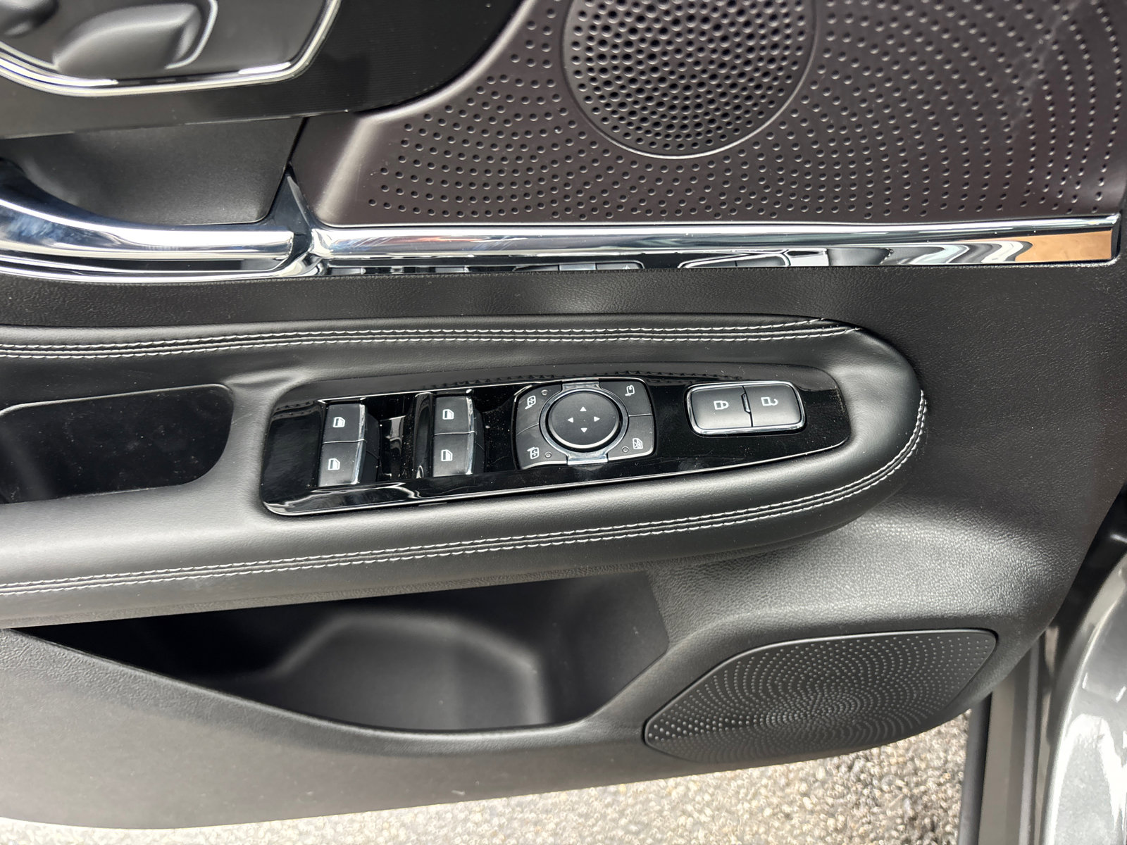 New 2026 Lincoln Corsair Premiere image 13