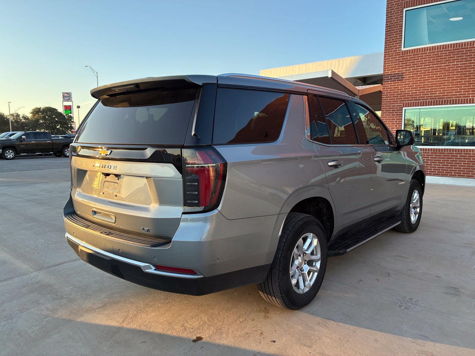 Used 2025 Chevrolet Tahoe LT RWD image 12