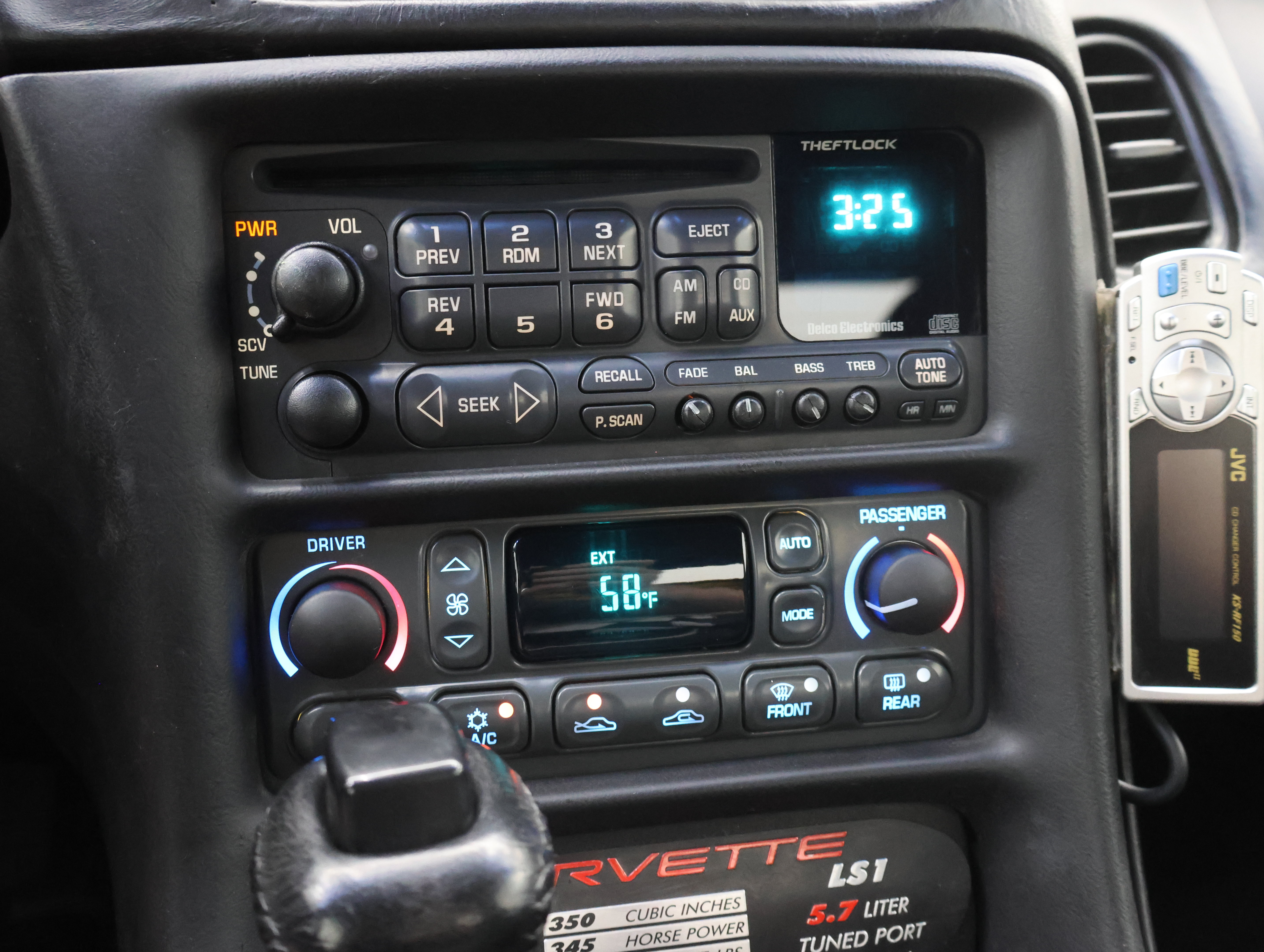 Used 2000 Chevrolet Corvette Convertible w/ Memory Pkg RWD image 26