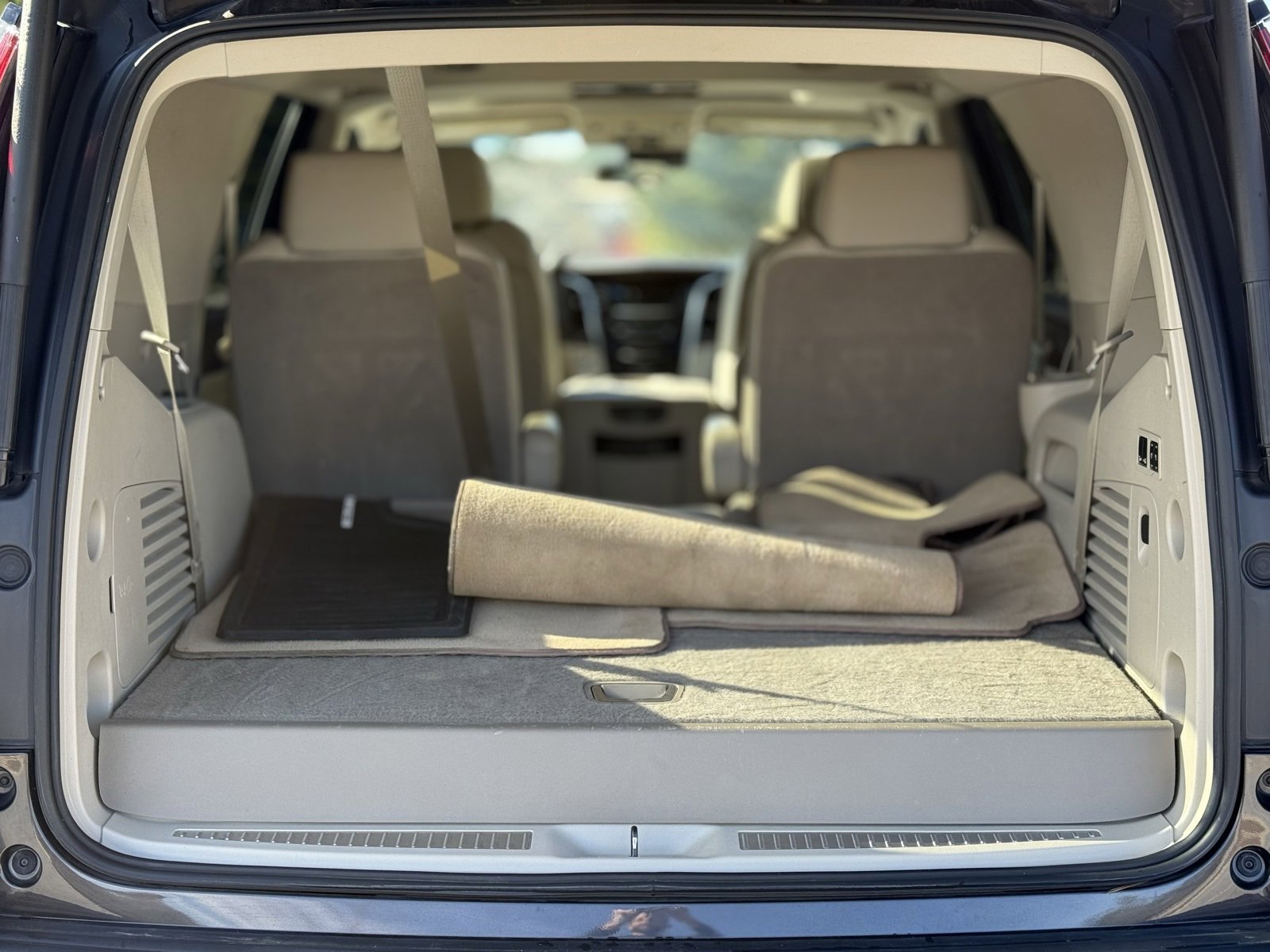 Used 2017 Cadillac Escalade Premium Luxury image 52