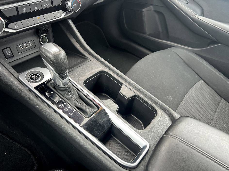 Certified 2024 Nissan Sentra SV image 25