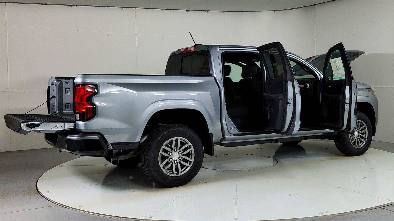 Used 2023 Chevrolet Colorado LT w/ LT Convenience Package II RWD image 10