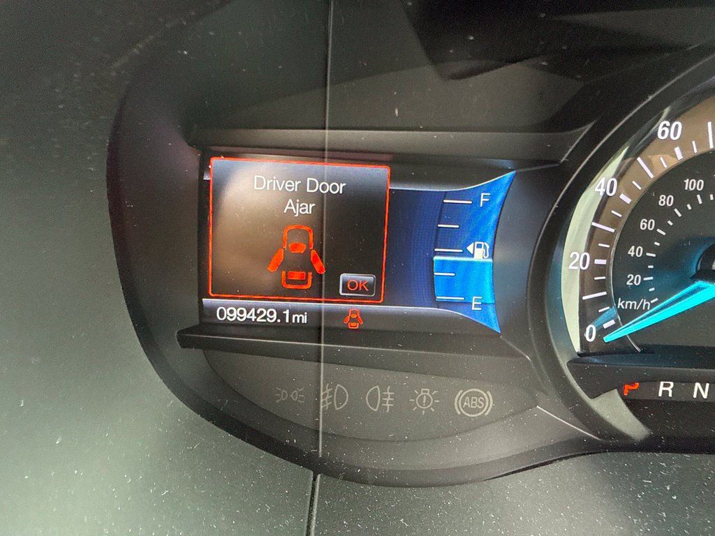 Used 2020 Ford Edge Titanium FWD image 7