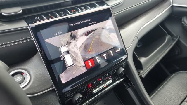 Certified 2023 Jeep Grand Cherokee L Limited w/ Luxury Tech Group II image 20