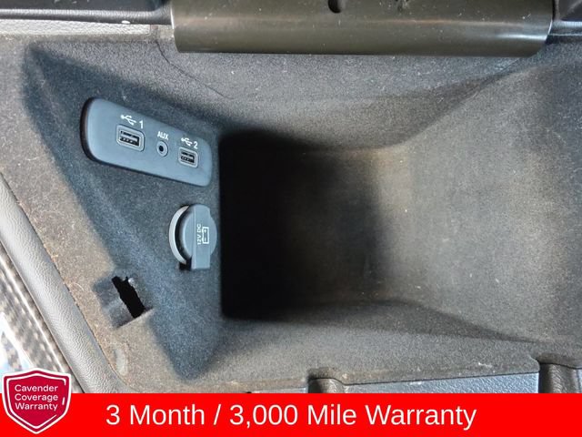 Used 2020 Dodge Challenger SXT RWD image 6