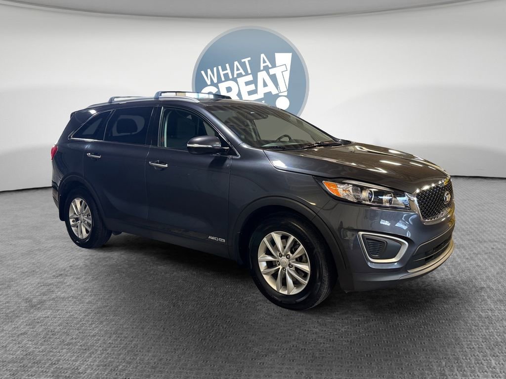 Used 2016 Kia Sorento LX w/ LX Convenience Package image 1
