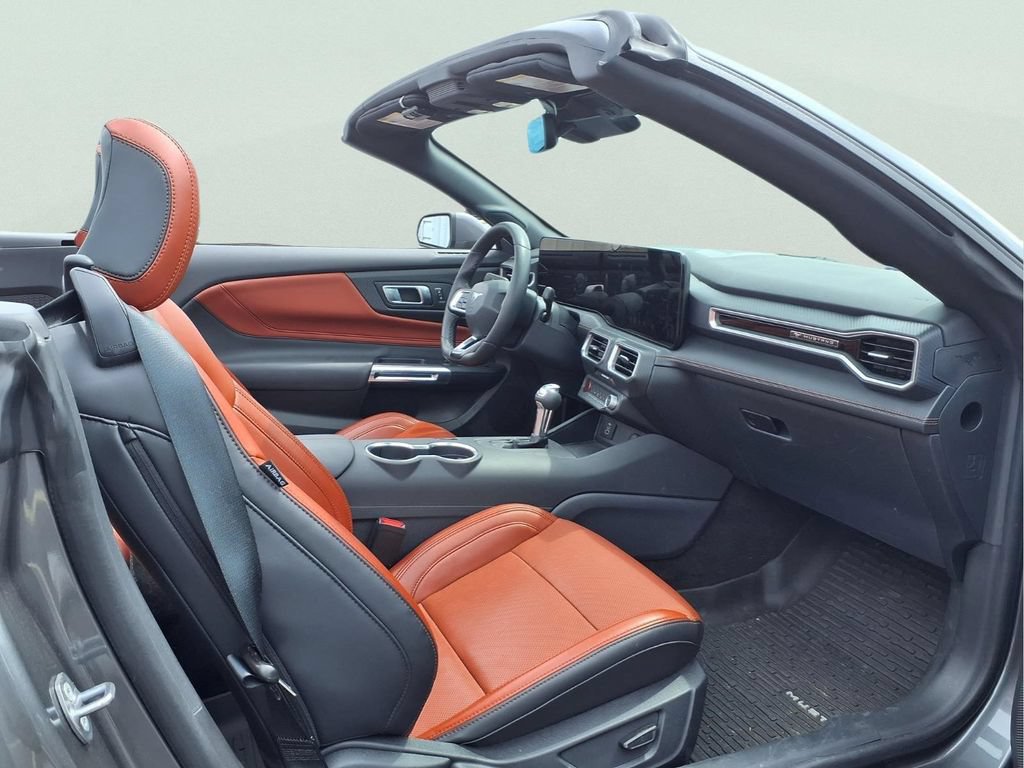 Used 2025 Ford Mustang Premium RWD image 23