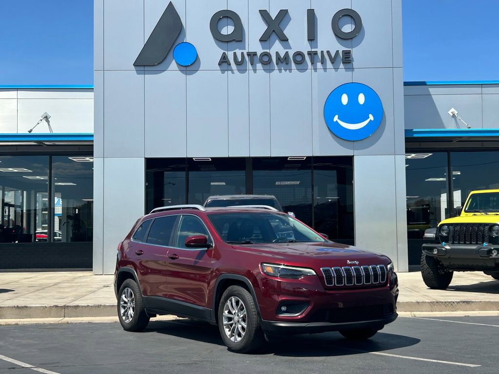 Used 2019 Jeep Cherokee Latitude Plus w/ Comfort/Convenience Group FWD image 1