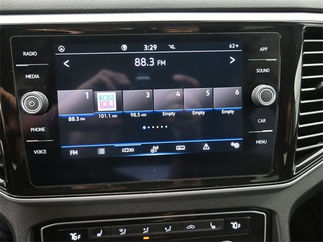 Used 2022 Volkswagen Atlas SE image 3