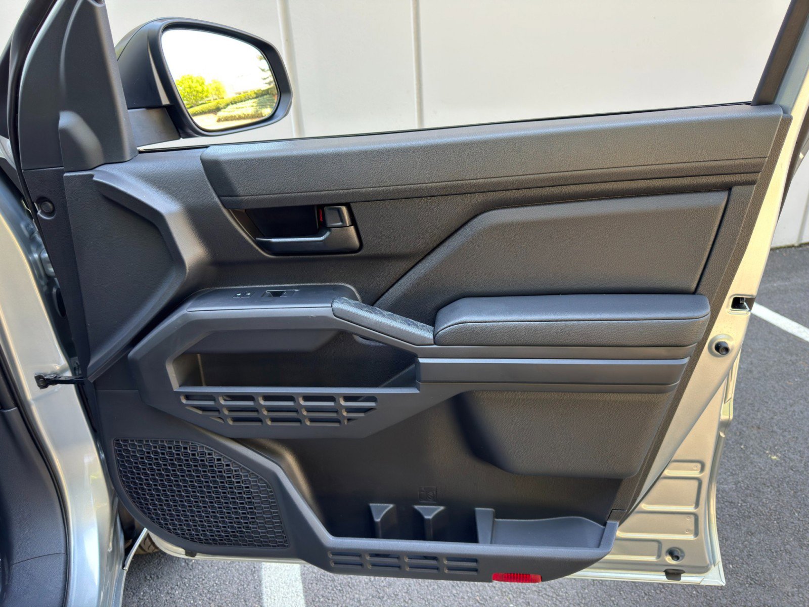 Used 2024 Toyota Tacoma SR image 38