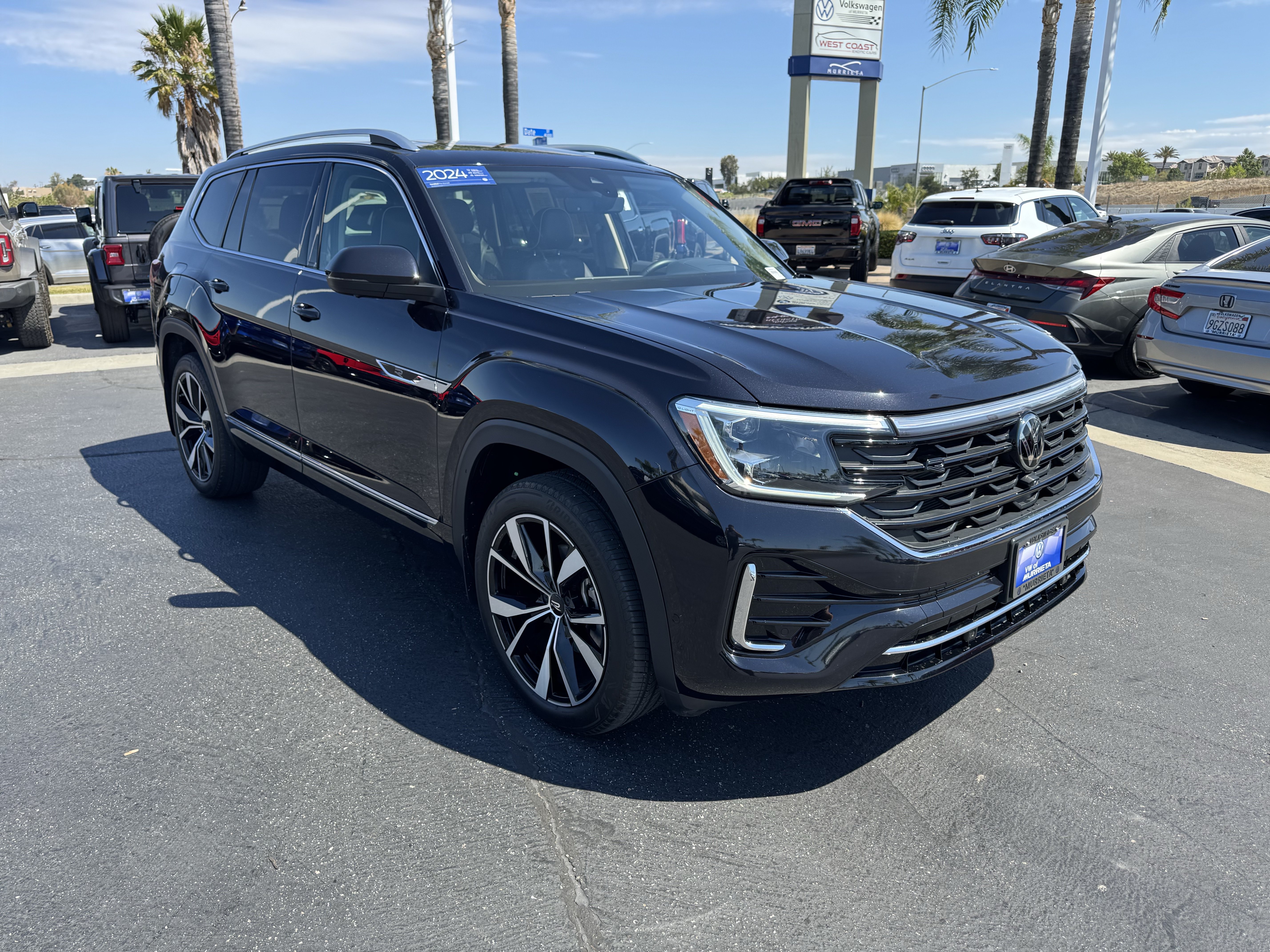 Certified 2024 Volkswagen Atlas SEL Premium R-Line AWD/4WD image 2