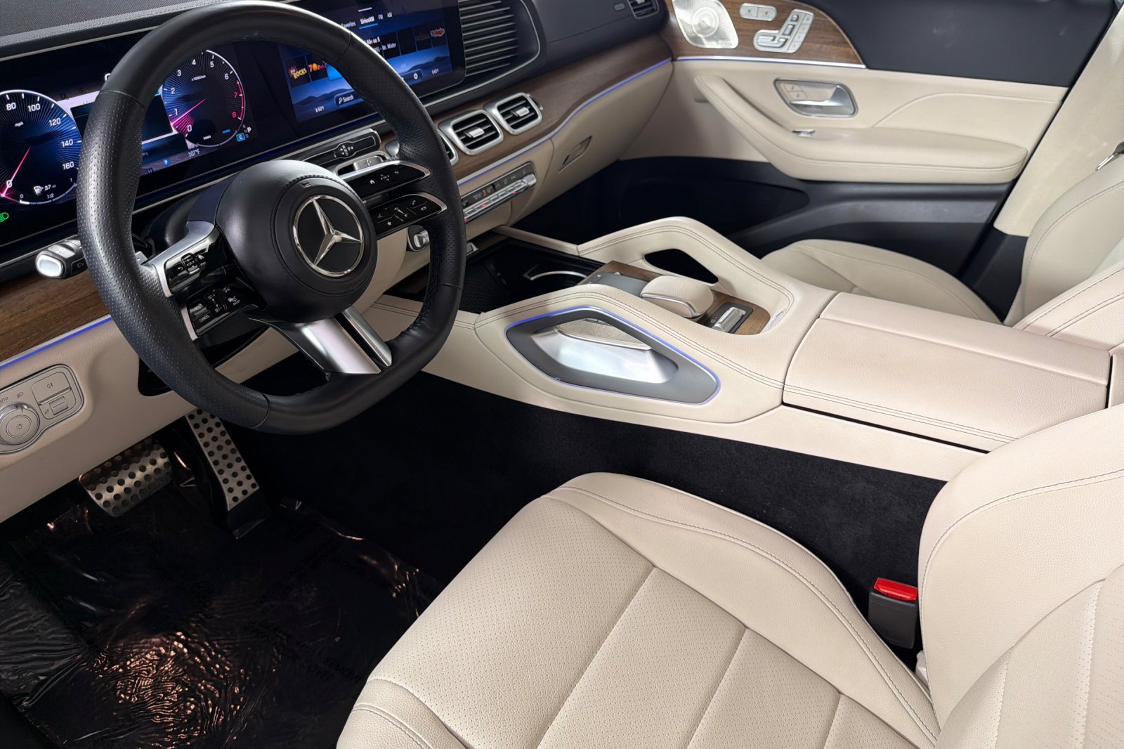 Used 2026 Mercedes-Benz GLS 450 4MATIC image 9