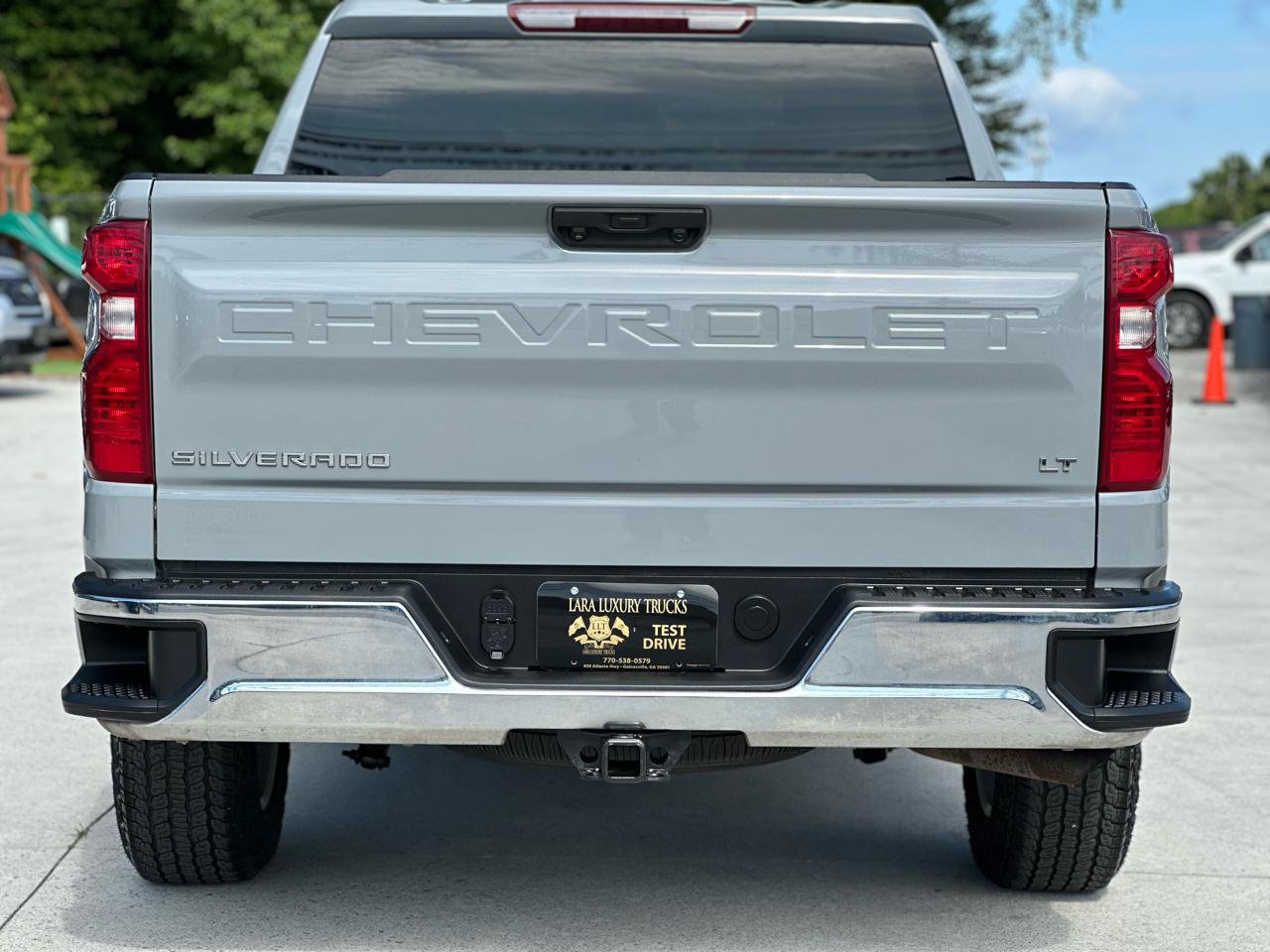 Used 2024 Chevrolet Silverado 1500 LT AWD/4WD image 6