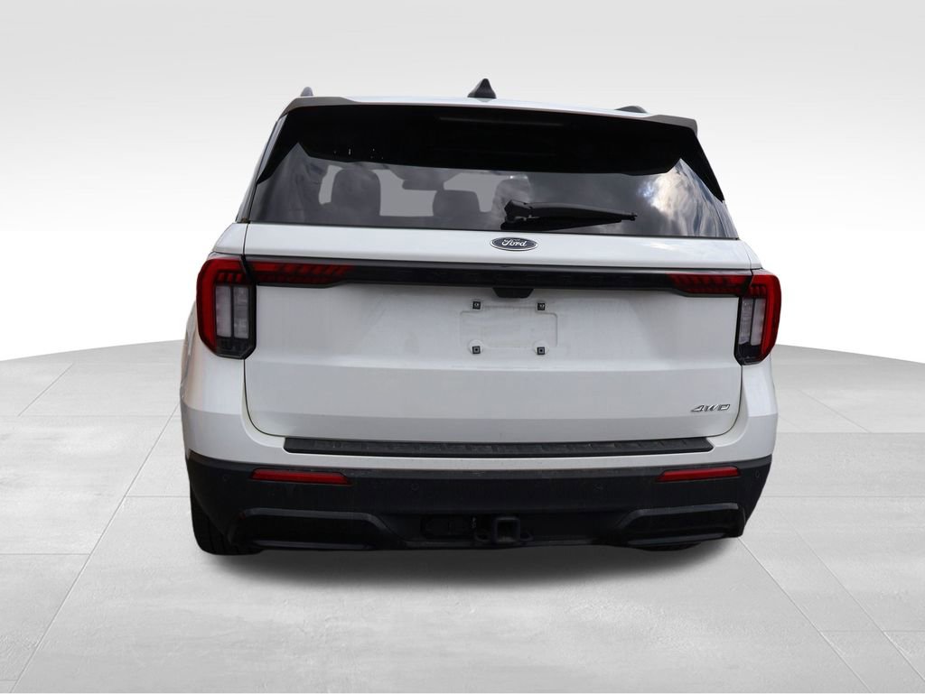 Used 2025 Ford Explorer ST-Line w/ ST-Line Street Pack image 8