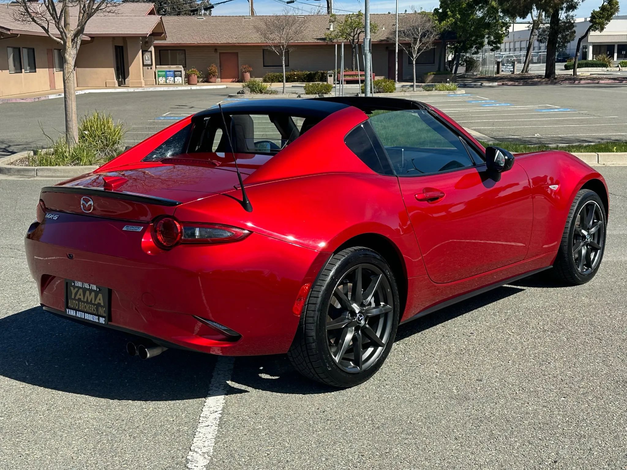 Used 2017 MAZDA MX-5 Miata RF Club RWD image 17