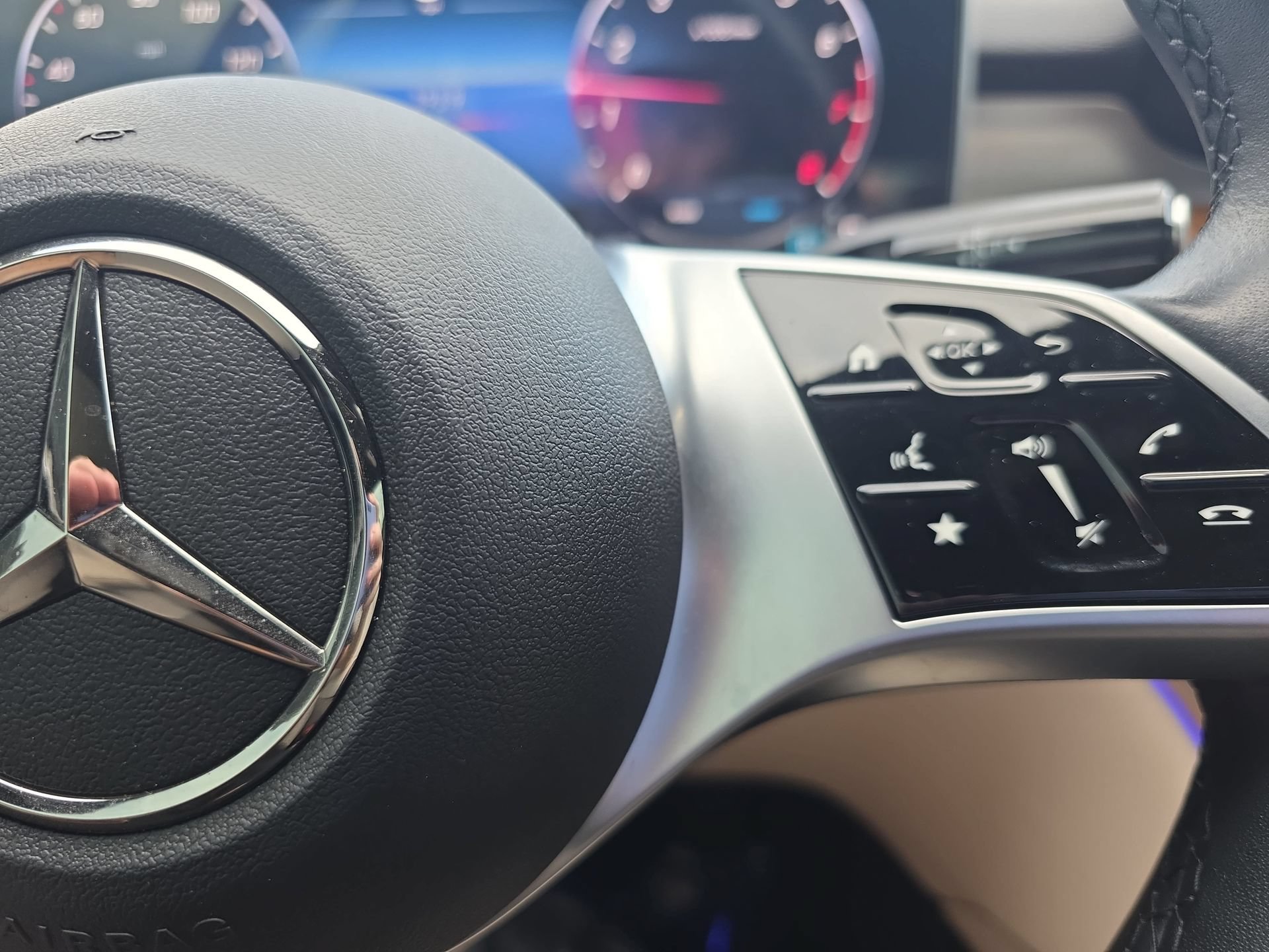 Used 2023 Mercedes-Benz C 300 4MATIC Sedan image 17