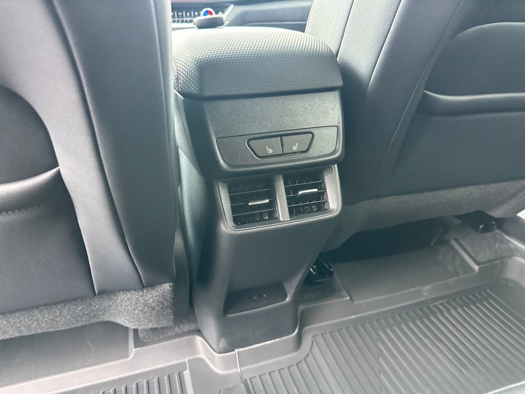 New 2026 Chevrolet Equinox RS w/ Convenience Package III AWD/4WD image 18