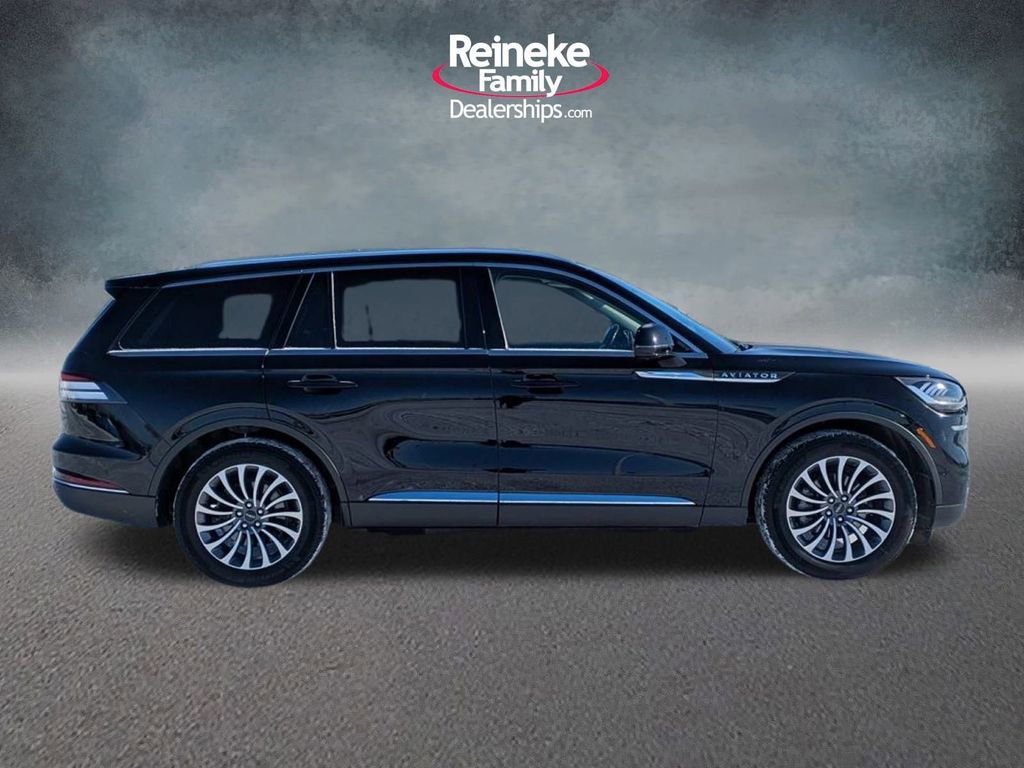 Used 2024 Lincoln Aviator Reserve AWD/4WD image 4