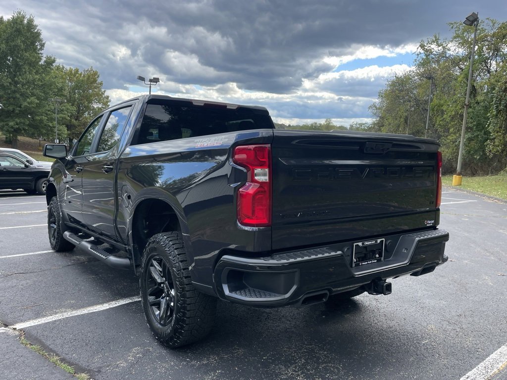 Used 2024 Chevrolet Silverado 1500 LT Trail Boss w/ LPO, Dark Essentials Package image 5