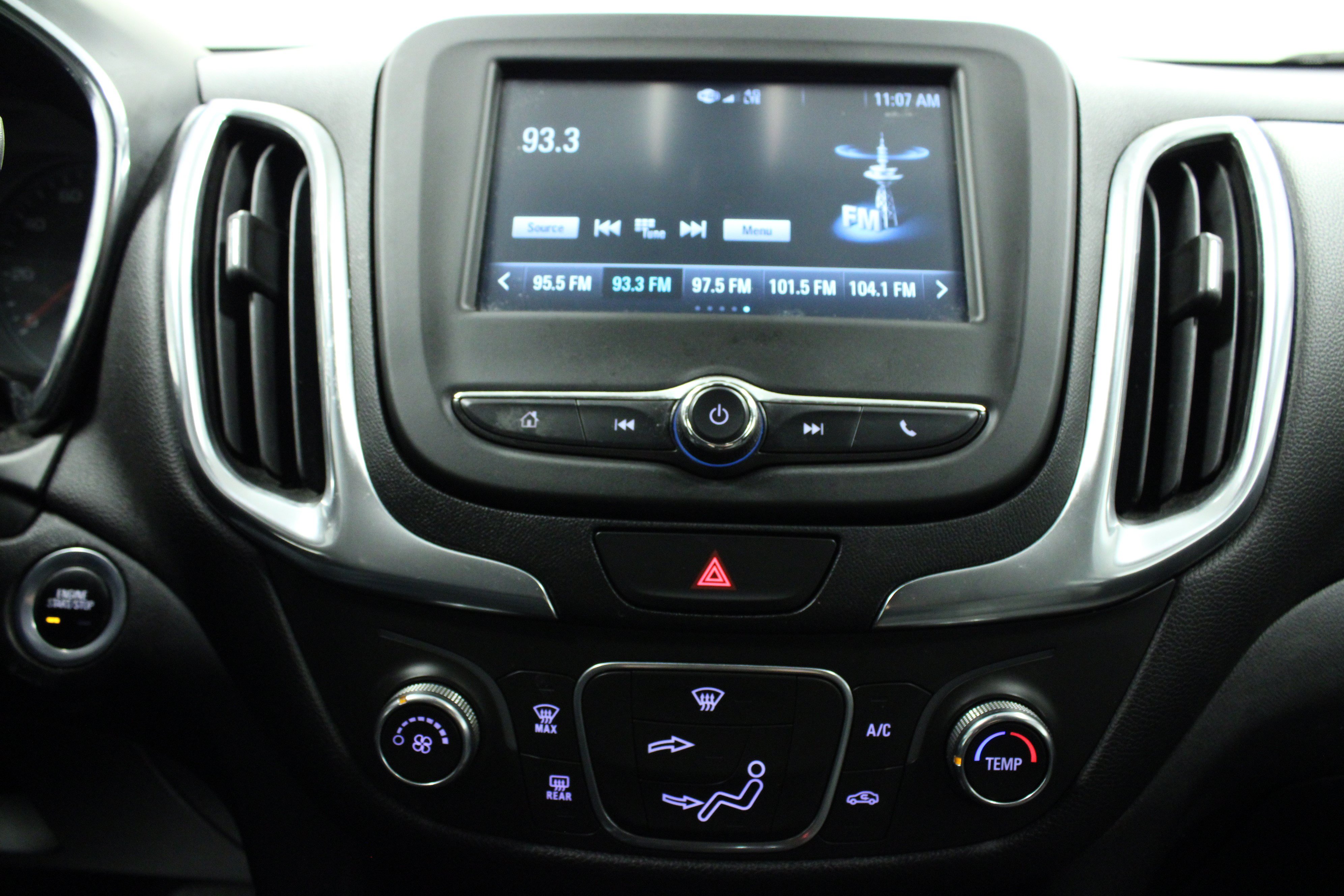 Used 2018 Chevrolet Equinox LT AWD/4WD image 22