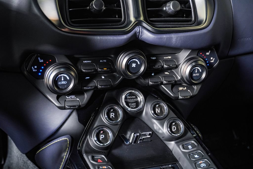 Used 2023 Aston Martin V12 Vantage RWD image 30