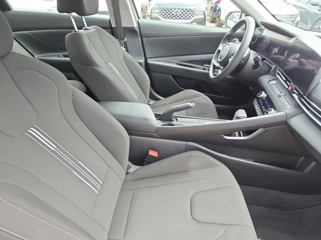 Certified 2024 Hyundai Elantra SEL image 10