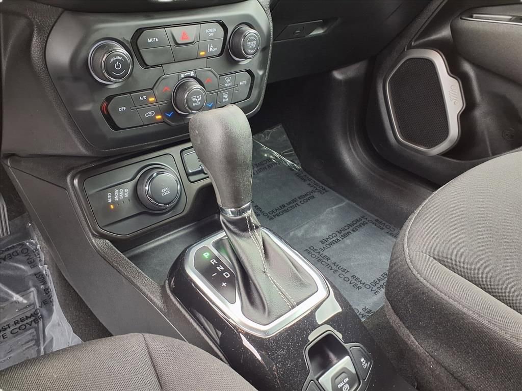 Used 2021 Jeep Renegade Latitude image 21