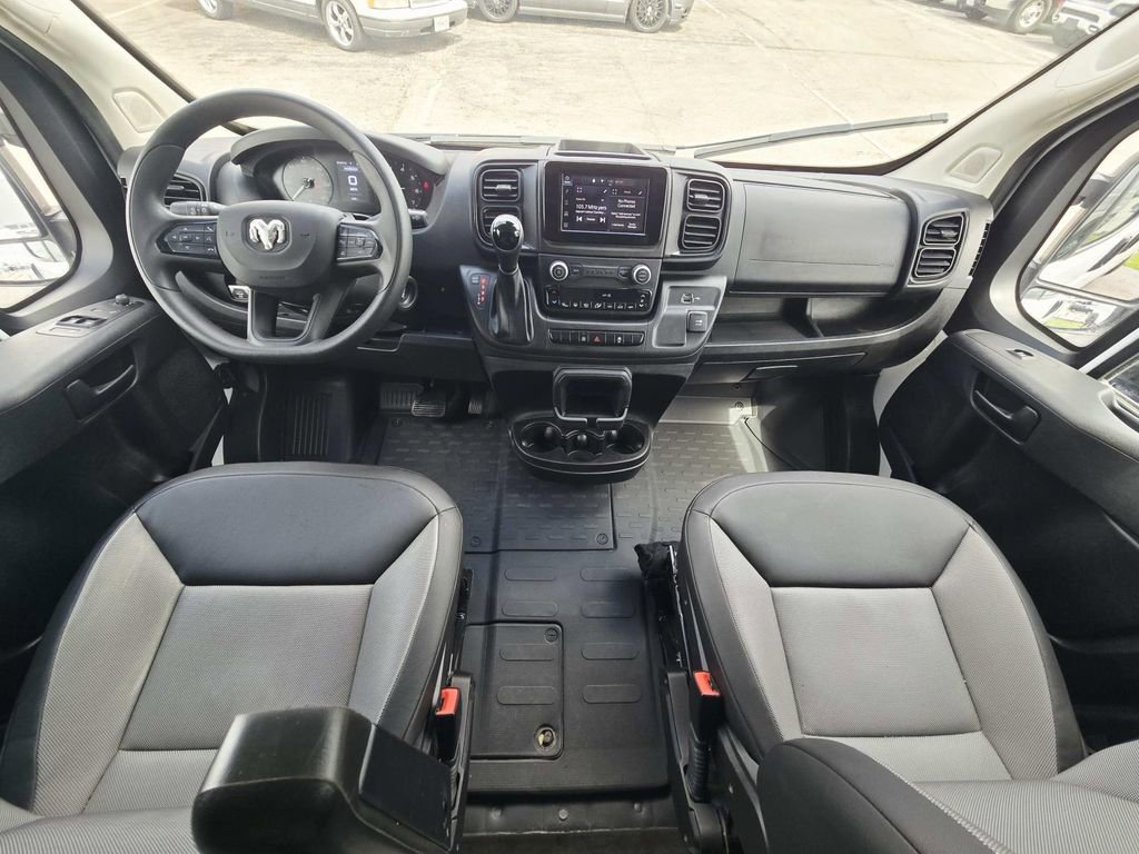 Used 2026 RAM ProMaster 2500 w/ Convenience Group FWD image 9