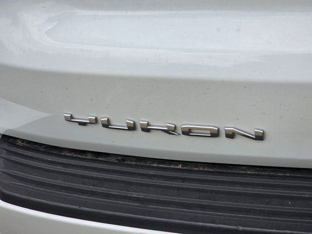 Used 2025 GMC Yukon Denali RWD image 7