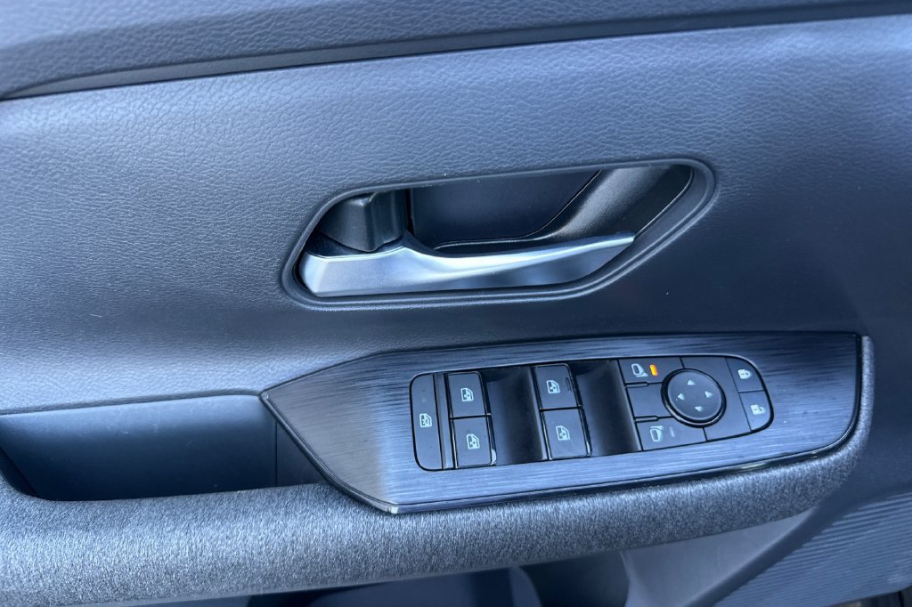 Certified 2025 Nissan Kicks SV w/ Illumination Package FWD image 11